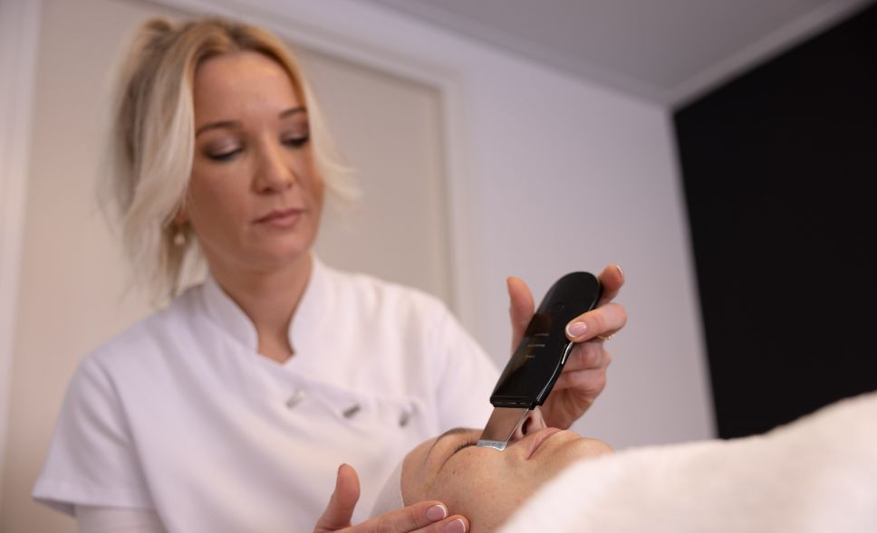 Home, Salon 46, schoonheidsbehandelingen, pedicure, wimperextensions, grime, visag, Drenthe