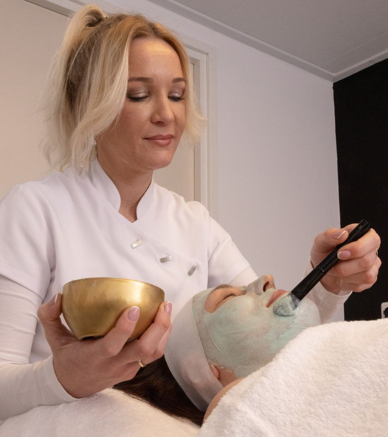 Over mij, Salon 46, schoonheidsbehandelingen, pedicure, wimperextensions, grime, visag, Drenthe